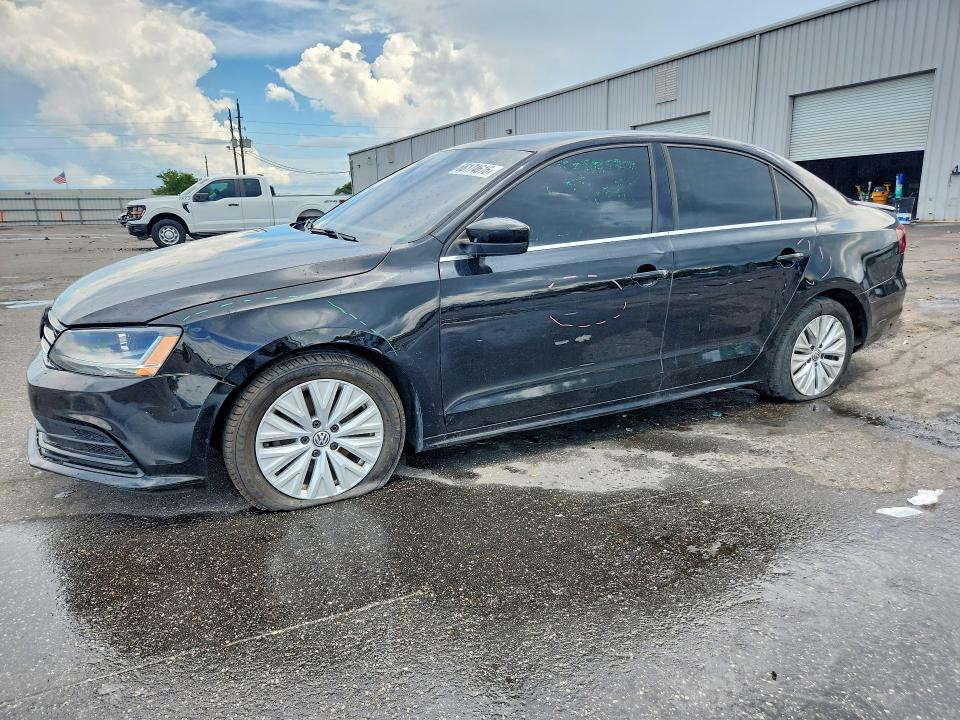 66174616 :رقم المزاد ، 3VW2B7AJXHM327451 vin ، 2017 Volkswagen Jetta مزاد بيع