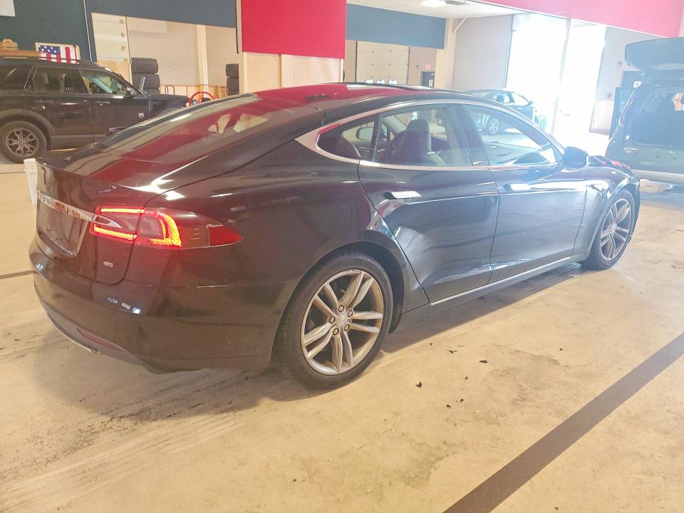 Продажа на аукционе авто 2013 Tesla Model S, vin: 5YJSA1CN0DFP22336, номер лота: 61722926