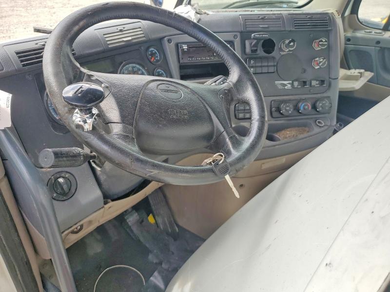 Продажа на аукционе авто 2018 Freightliner Cascadia 125, vin: 1FUJGEDR8JLJW4952, номер лота: 64242156