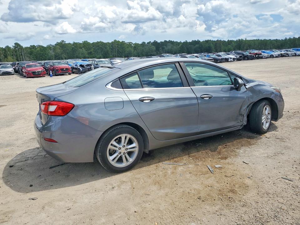 67405776 :رقم المزاد ، 1G1BE5SM7J7134870 vin ، 2018 Chevrolet Cruze مزاد بيع