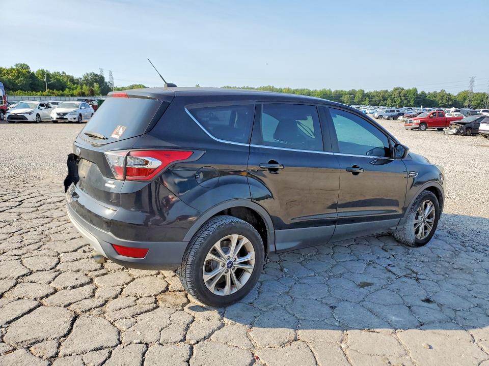 Продаж на аукціоні авто 2017 Ford Escape, vin: 1FMCU0GD0HUB58607, номер лоту: 62930176