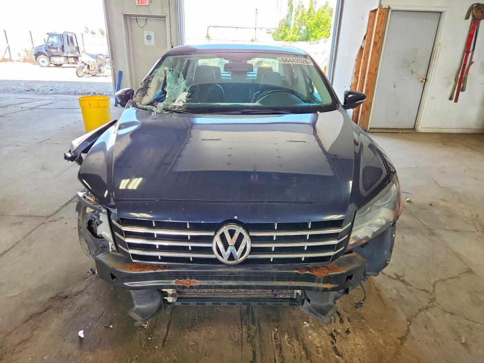 66442526 :رقم المزاد ، 1VWBN7A38CC032917 vin ، 2012 Volkswagen Passat مزاد بيع
