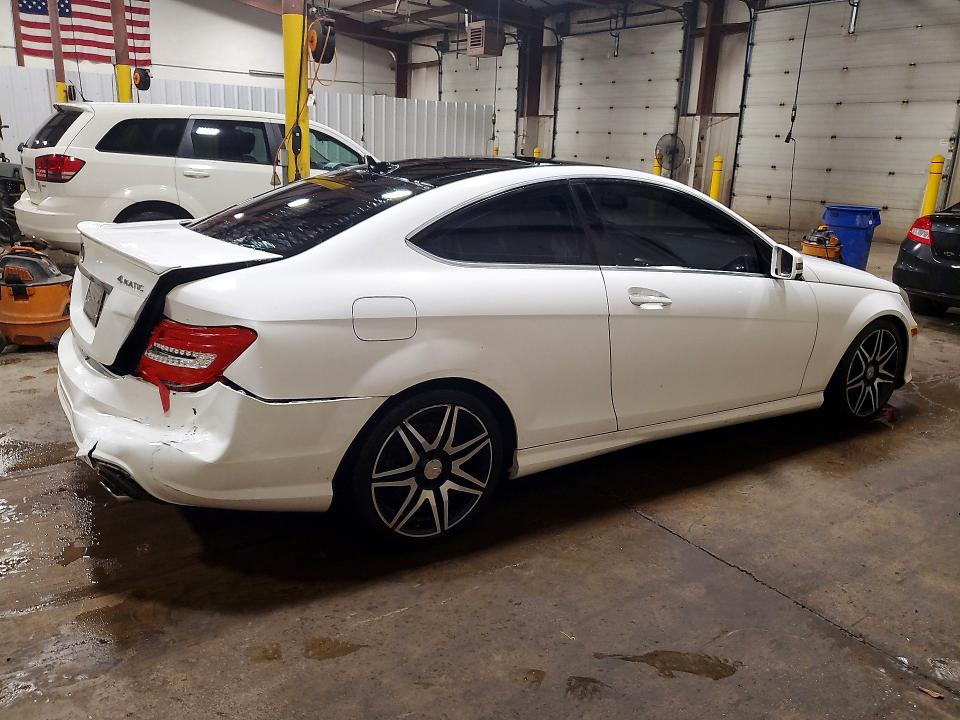 Продажа на аукционе авто 2013 Mercedes-benz C, vin: WDDGJ8JBXDG013576, номер лота: 65898446