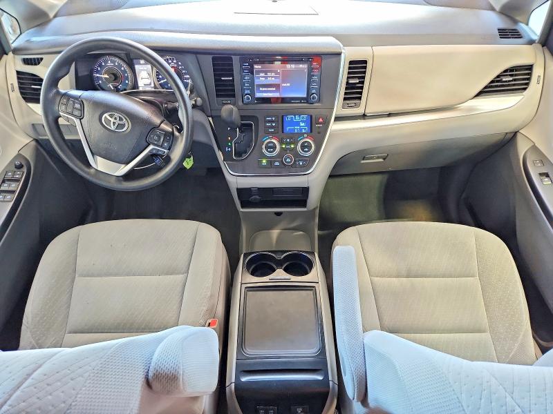 2018 Toyota Sienna მანქანა იყიდება აუქციონზე, vin: 5TDJZ3DC0JS194950, აუქციონის ნომერი: 63533746