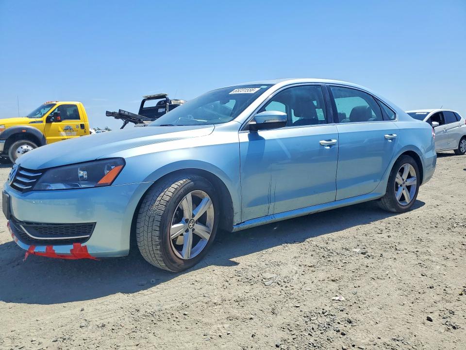 2013 Volkswagen Passat მანქანა იყიდება აუქციონზე, vin: 1VWBP7A35DC136177, აუქციონის ნომერი: 65231556