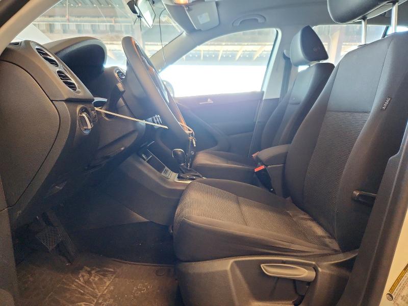 2017 Volkswagen Tiguan მანქანა იყიდება აუქციონზე, vin: WVGAV7AX4HK055007, აუქციონის ნომერი: 64526236