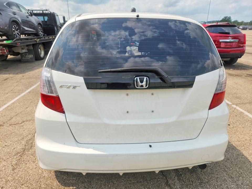 2013 Honda Fit მანქანა იყიდება აუქციონზე, vin: JHMGE8H38DC056915, აუქციონის ნომერი: 64607586