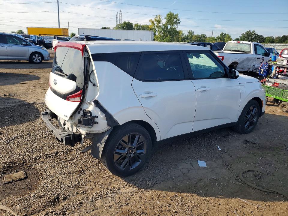 66423246 :رقم المزاد ، KNDJ33AU2M7753878 vin ، 2021 Kia Soul مزاد بيع