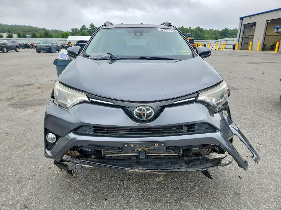 2017 Toyota Rav4 მანქანა იყიდება აუქციონზე, vin: JTMRFREV1HD205135, აუქციონის ნომერი: 64929506