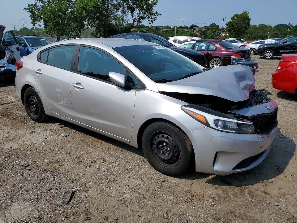 2018 Kia Forte მანქანა იყიდება აუქციონზე, vin: 3KPFL4A76JE247942, აუქციონის ნომერი: 64809316