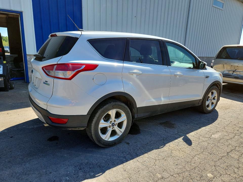 65467276 :رقم المزاد ، 1FMCU0GXXFUC69947 vin ، 2015 Ford Escape مزاد بيع
