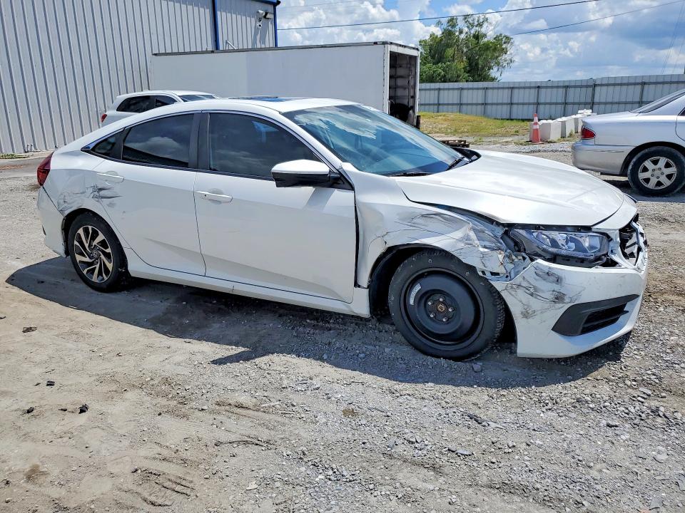 2018 Honda Civic მანქანა იყიდება აუქციონზე, vin: 2HGFC2F71JH576132, აუქციონის ნომერი: 64917626