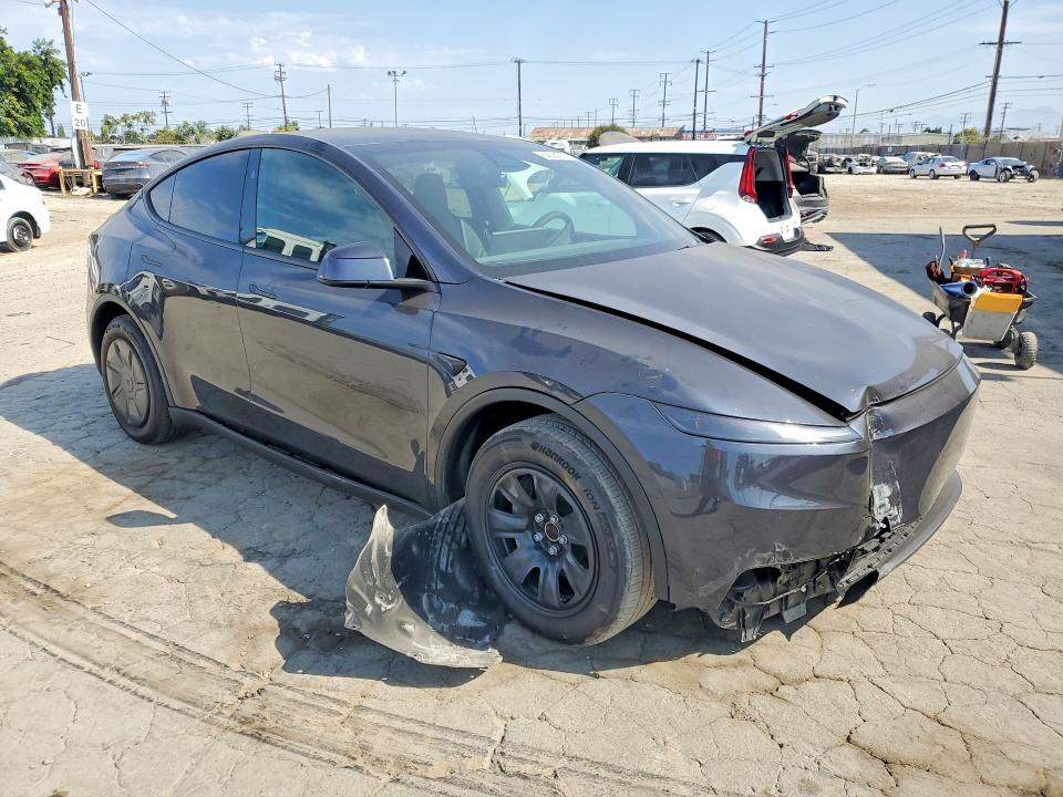 64644566 :رقم المزاد ، 7SAYGDED0TA721667 vin ، 2026 Tesla Model Y مزاد بيع
