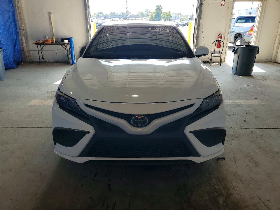 Продаж на аукціоні авто 2022 Toyota Camry, vin: 4T1G11AK8NU701446, номер лоту: 66617126