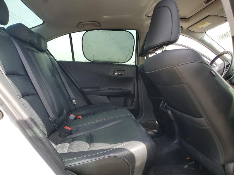 64979886 :رقم المزاد ، JHMCR6F74HC007892 vin ، 2017 Honda Accord مزاد بيع