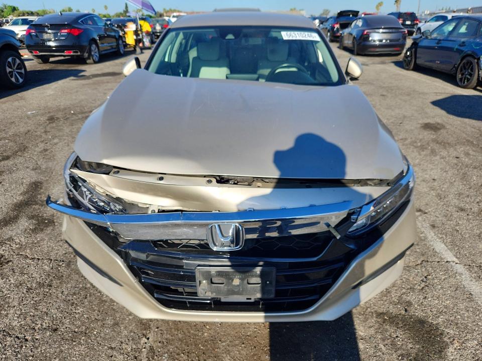 2018 Honda Accord მანქანა იყიდება აუქციონზე, vin: 1HGCV1F14JA182951, აუქციონის ნომერი: 66310246