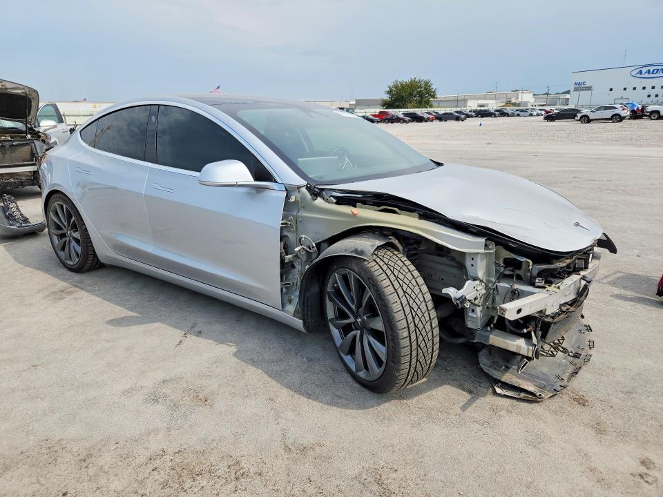 2018 Tesla Model 3 მანქანა იყიდება აუქციონზე, vin: 5YJ3E1EA0JF020175, აუქციონის ნომერი: 64576406