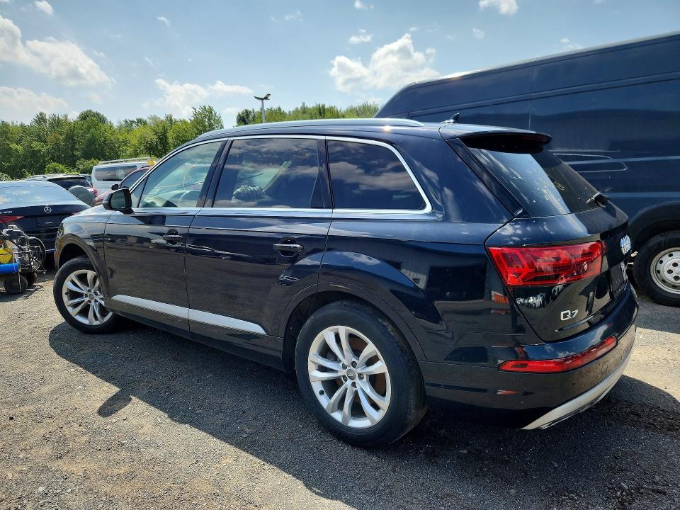 66065456 :رقم المزاد ، WA1LABF7XHD021950 vin ، 2017 Audi Q7 مزاد بيع