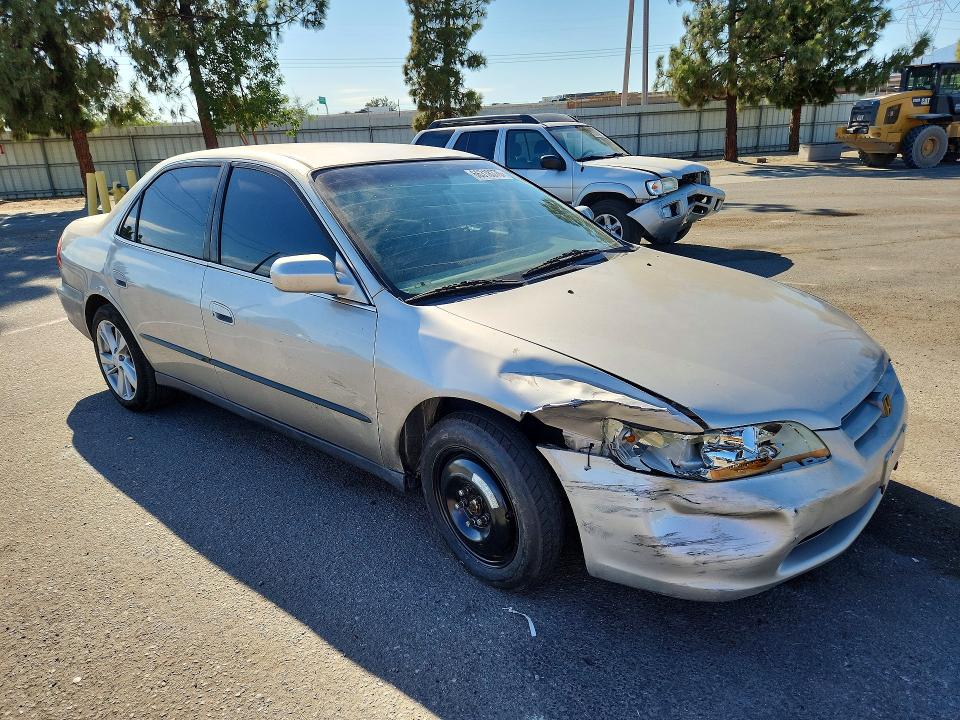 1998 Honda Accord მანქანა იყიდება აუქციონზე, vin: 1HGCG1648WA068639, აუქციონის ნომერი: 66318376