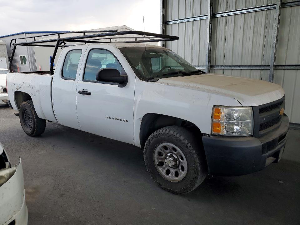61449566 :رقم المزاد ، 1GCRCPEX5DZ105017 vin ، 2013 Chevrolet Silverado مزاد بيع