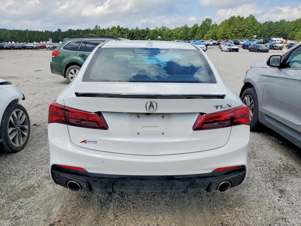 Auction sale of the 2019 Acura Tlx, vin: 19UUB2F64KA000813, lot number: 63640236
