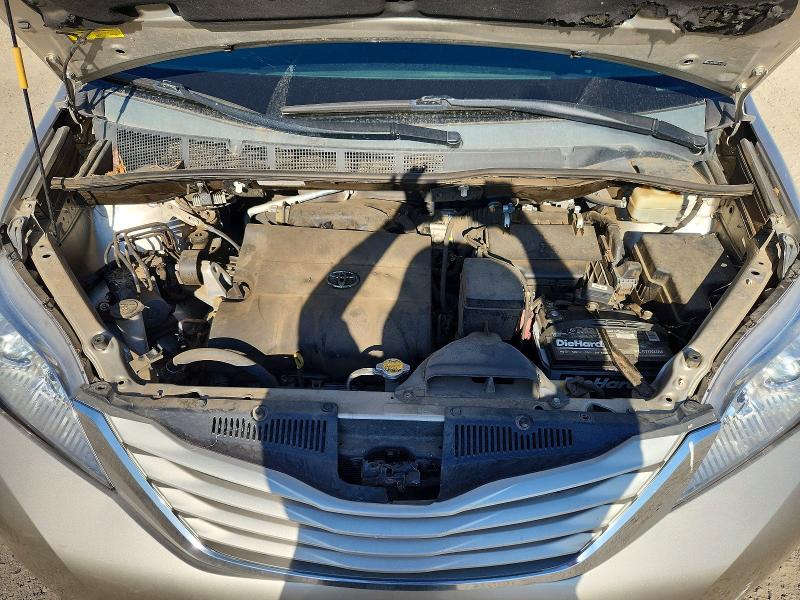 64573056 :رقم المزاد ، 5TDKK3DC0FS647707 vin ، 2015 Toyota Sienna مزاد بيع