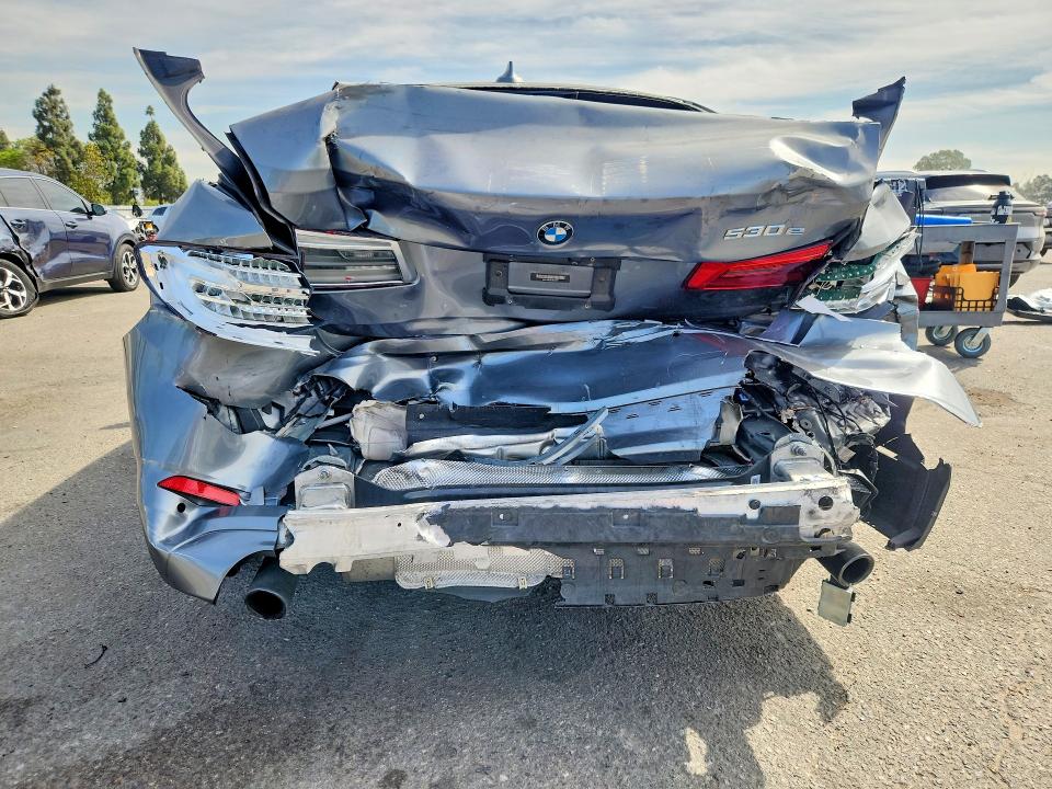 65602346 :رقم المزاد ، WBAJA9C56JB252917 vin ، 2018 Bmw 530e مزاد بيع