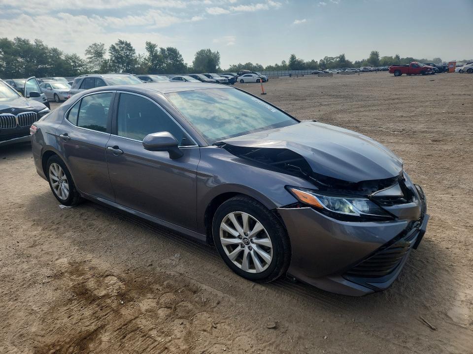 67066656 :رقم المزاد ، 4T1B11HK3KU162312 vin ، 2019 Toyota Camry مزاد بيع