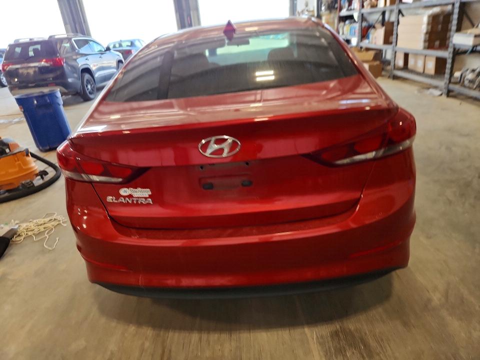 65670796 :رقم المزاد ، 5NPD84LF0HH176031 vin ، 2017 Hyundai Elantra مزاد بيع