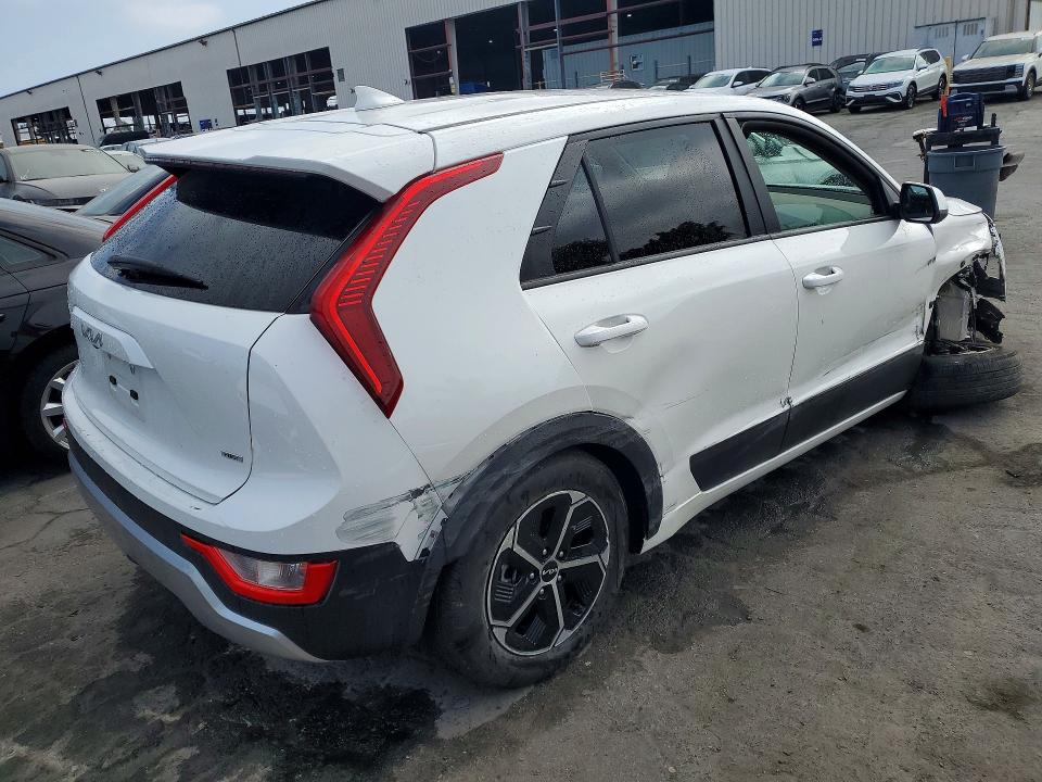 63441616 :رقم المزاد ، KNDCP3LE7T5330940 vin ، 2026 Kia Niro مزاد بيع