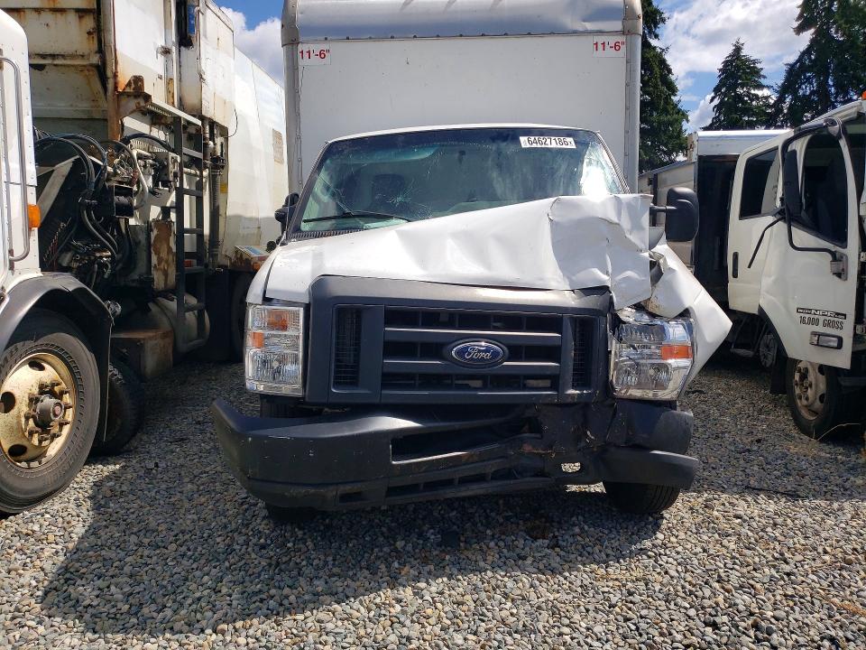 64627186 :رقم المزاد ، 1FDXE4FS8KDC42459 vin ، 2019 Ford Econoline مزاد بيع