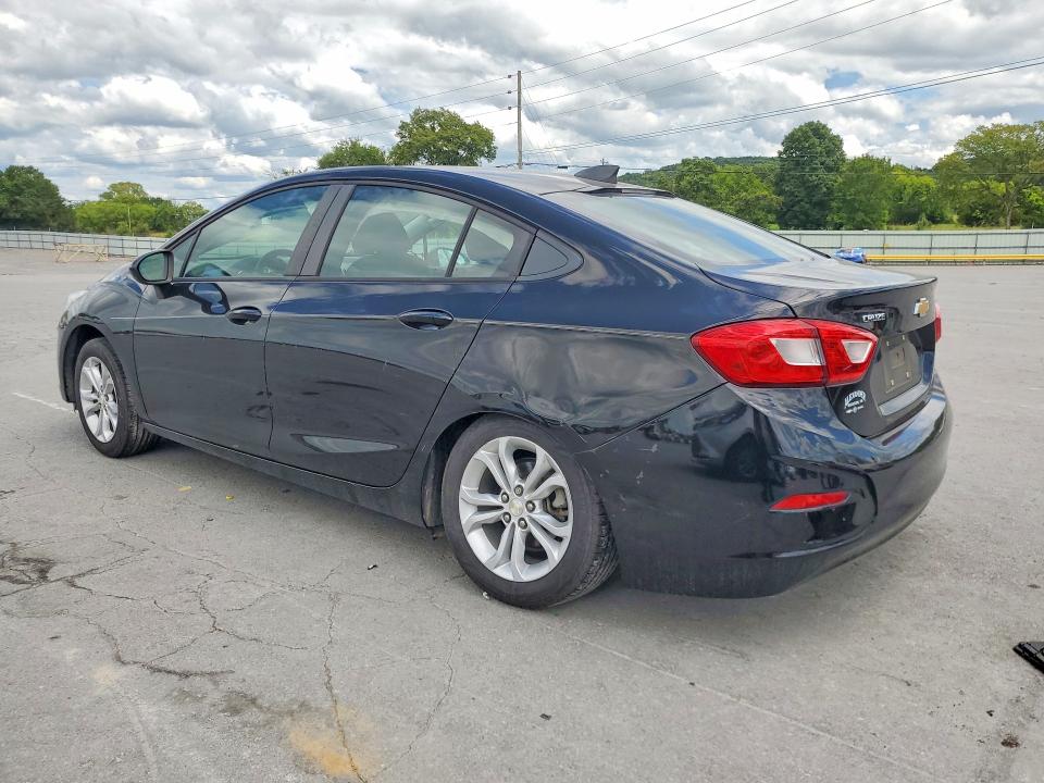 63800836 :رقم المزاد ، 1G1BC5SM5K7122403 vin ، 2019 Chevrolet Cruze مزاد بيع