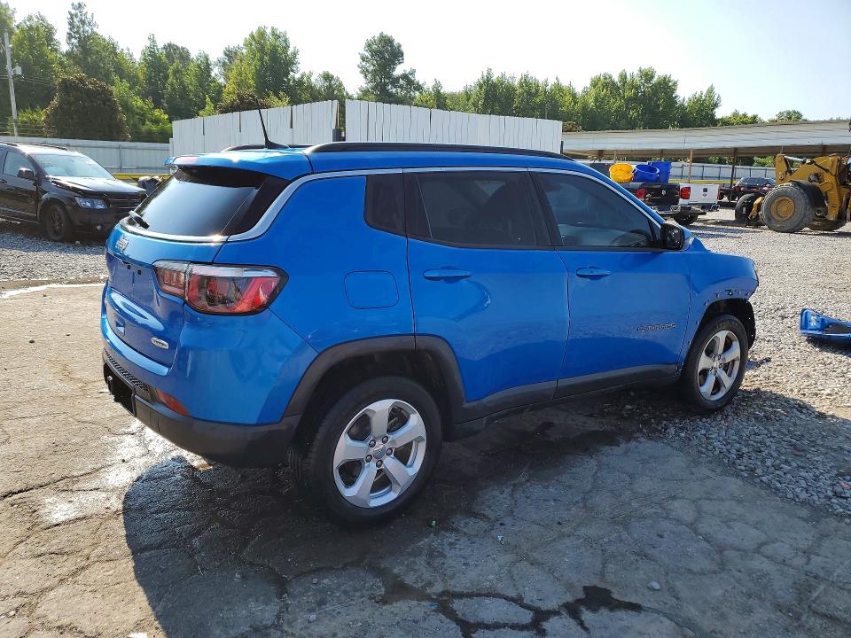 63171436 :رقم المزاد ، 3C4NJDBB0JT343078 vin ، 2018 Jeep Compass مزاد بيع
