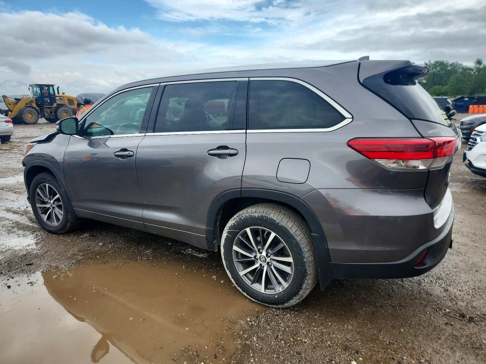 65023576 :رقم المزاد ، 5TDJZRFH3JS531235 vin ، 2018 Toyota Highlander مزاد بيع