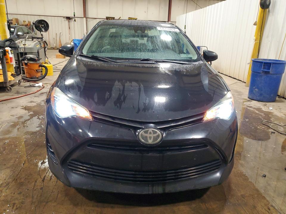 Продажа на аукционе авто 2018 Toyota Corolla, vin: 5YFBURHE3JP768063, номер лота: 64784836