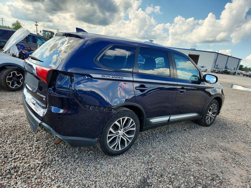 65858806 :رقم المزاد ، JA4AZ3A36JZ045259 vin ، 2018 Mitsubishi Outlander مزاد بيع