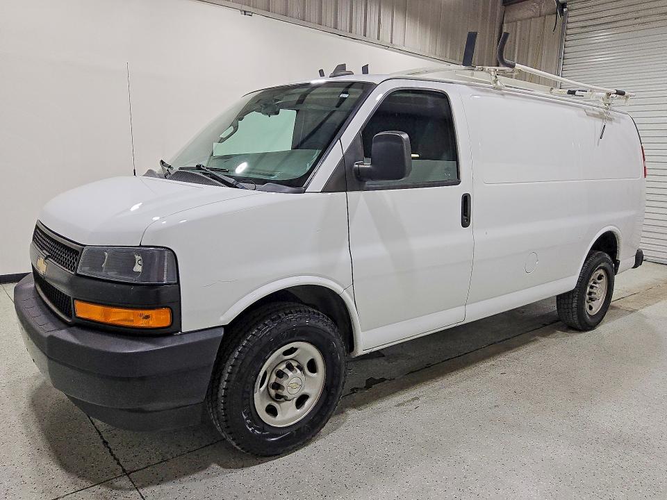 62446916 :رقم المزاد ، 1GCWGAFP4N1213518 vin ، 2022 Chevrolet Express G2500 مزاد بيع