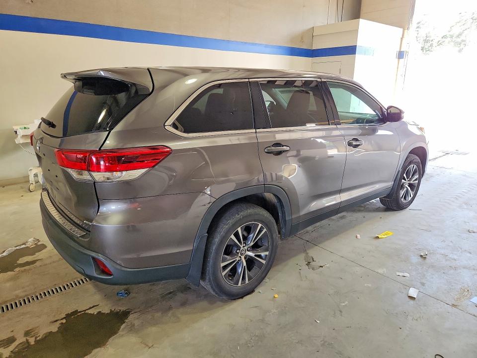 Продаж на аукціоні авто 2019 Toyota Highlander, vin: 5TDBZRFH1KS735795, номер лоту: 67352236