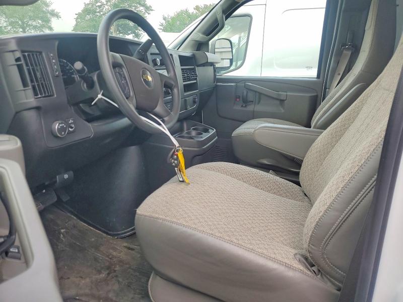 63151606 :رقم المزاد ، 1GCWGBF71S1272592 vin ، 2025 Chevrolet Express G2500 مزاد بيع