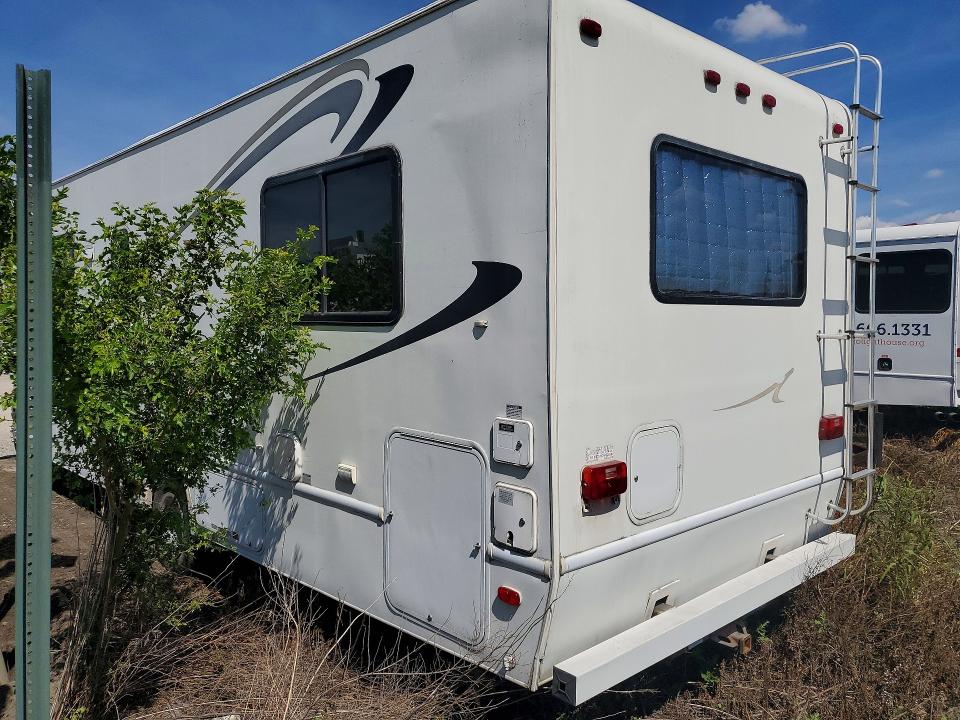 66372116 :رقم المزاد ، 1FDXE45S93HA18757 vin ، 2003 Ford E450 مزاد بيع