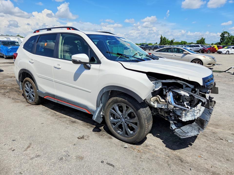 Продажа на аукционе авто 2022 Subaru Forester, vin: JF2SKAJC1NH516640, номер лота: 66766386