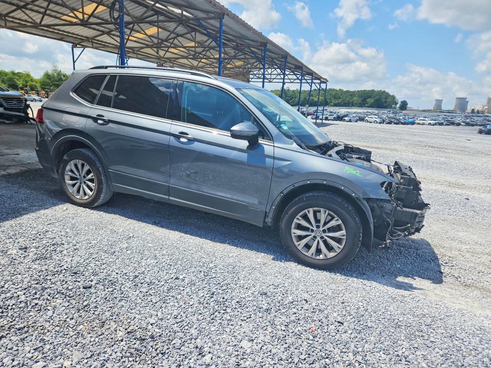 Продаж на аукціоні авто 2018 Volkswagen Tiguan, vin: 3VV1B7AX3JM033481, номер лоту: 65664306