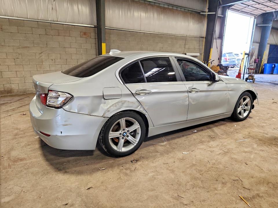 63854446 :رقم المزاد ، WBA3B5C54FF959481 vin ، 2015 Bmw 328 مزاد بيع
