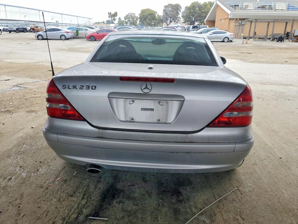 2001 Mercedes-benz Slk მანქანა იყიდება აუქციონზე, vin: WDBKK49F31F186177, აუქციონის ნომერი: 63857466