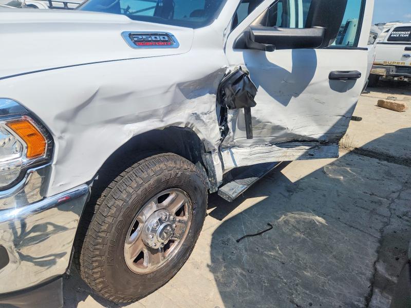 63847626 :رقم المزاد ، 3C6UR5HJ0NG129867 vin ، 2022 Ram 2500 مزاد بيع