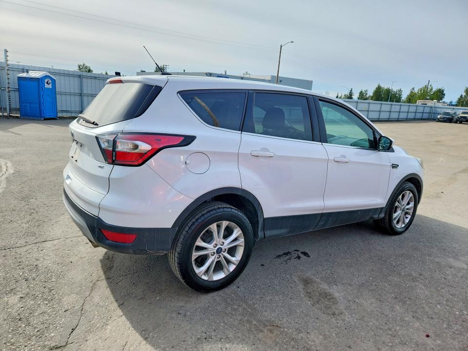 Продажа на аукционе авто 2017 Ford Escape, vin: 1FMCU9GD4HUC27481, номер лота: 67204526