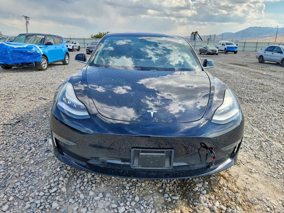 66257846 :رقم المزاد ، 5YJ3E1EA1JF176435 vin ، 2018 Tesla Model 3 مزاد بيع