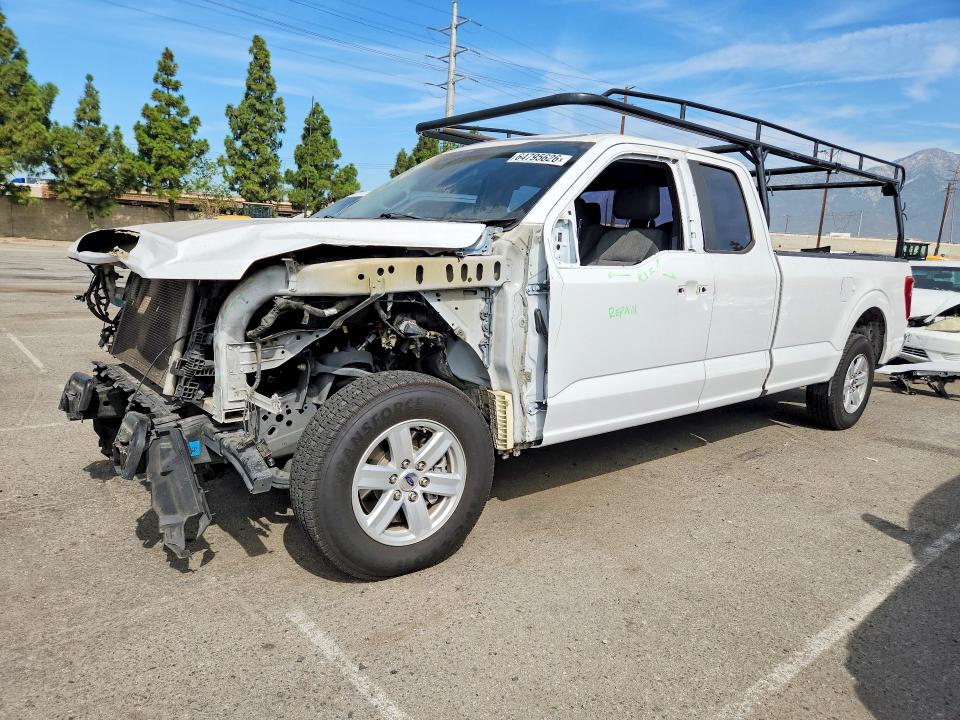 64795626 :رقم المزاد ، 1FTEX1CP6NKD23304 vin ، 2022 Ford F150 مزاد بيع