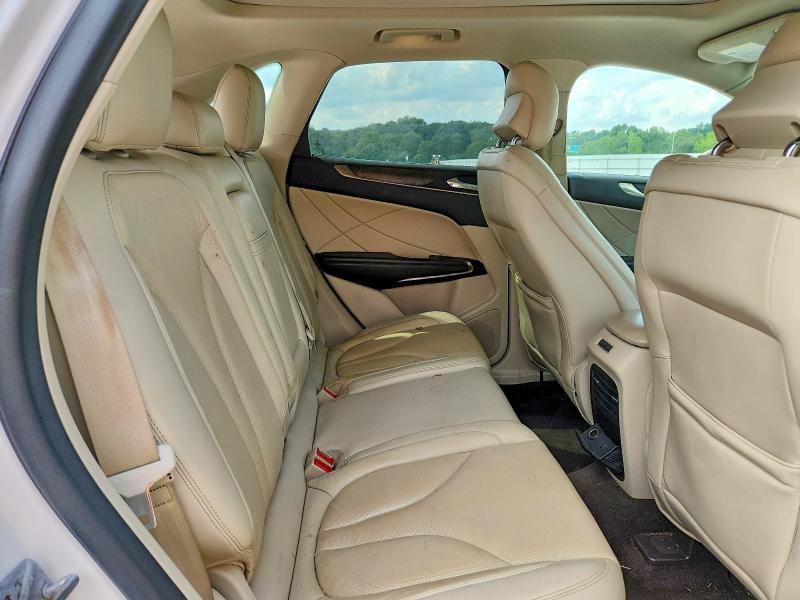 Продажа на аукционе авто 2017 Lincoln Mkc, vin: 5LMCJ3C93HUL01977, номер лота: 66333776