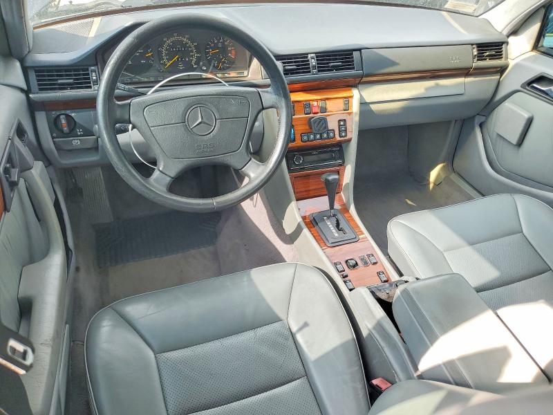 64397146 :رقم المزاد ، WDBED30E2PB912357 vin ، 1993 Mercedes-benz 300 مزاد بيع